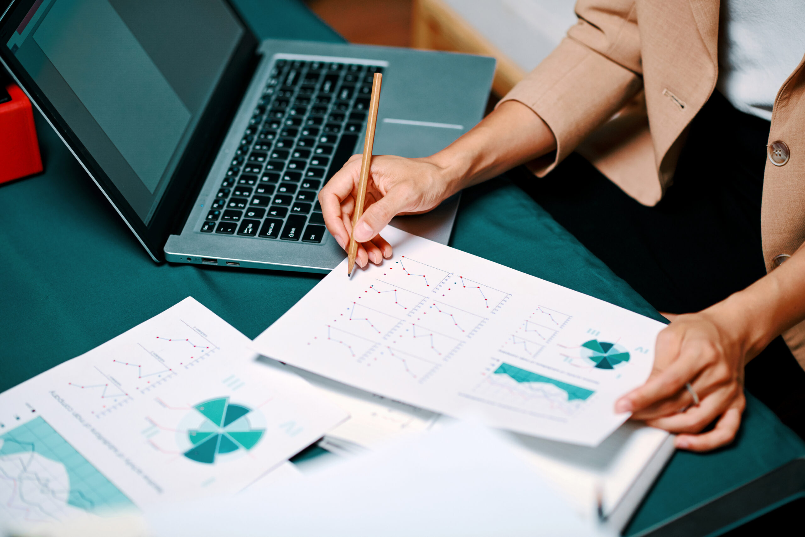 corrected_businesswoman-analyzing-charts-2023-11-27-04-54-08-utc
